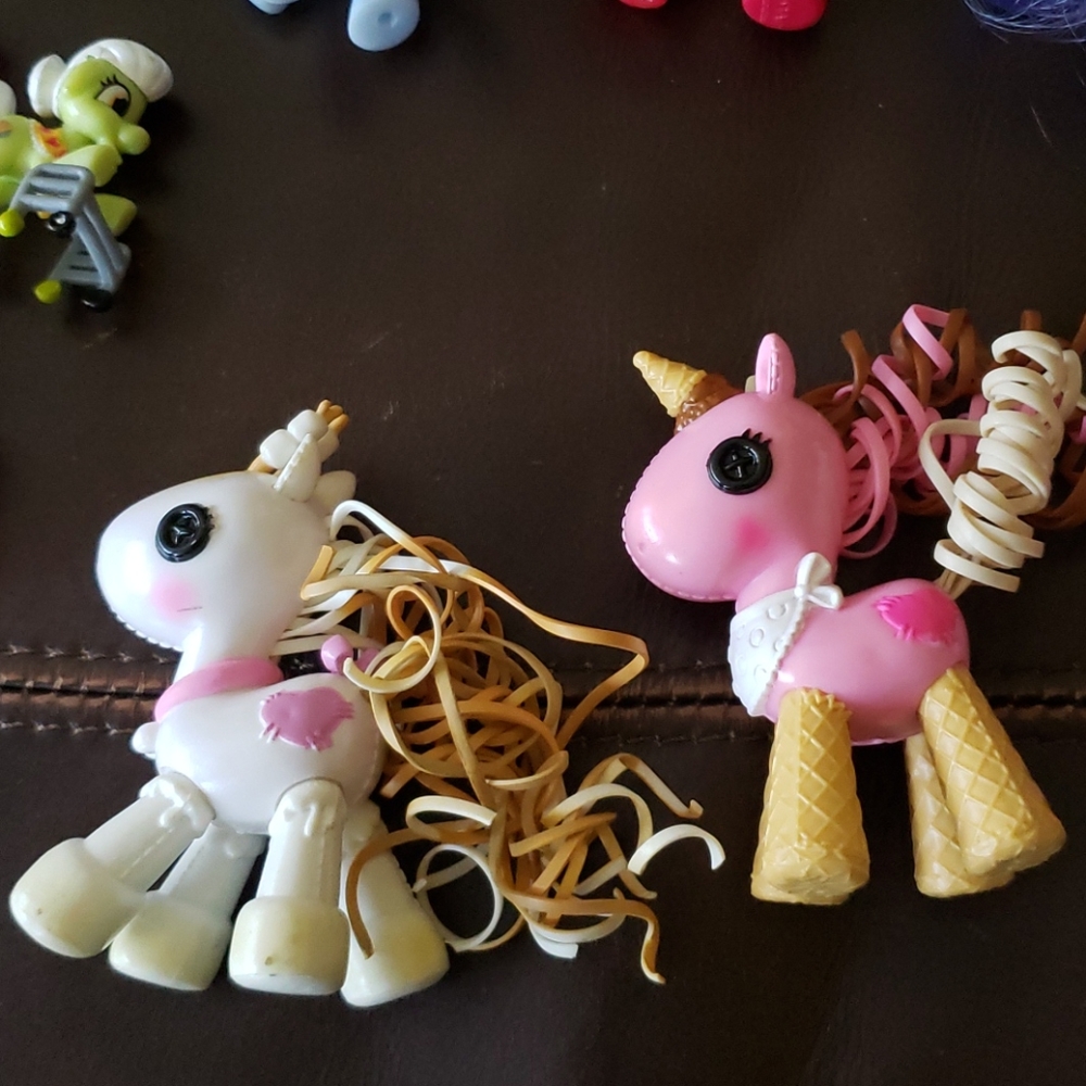 Toys - Picture 3 of 6